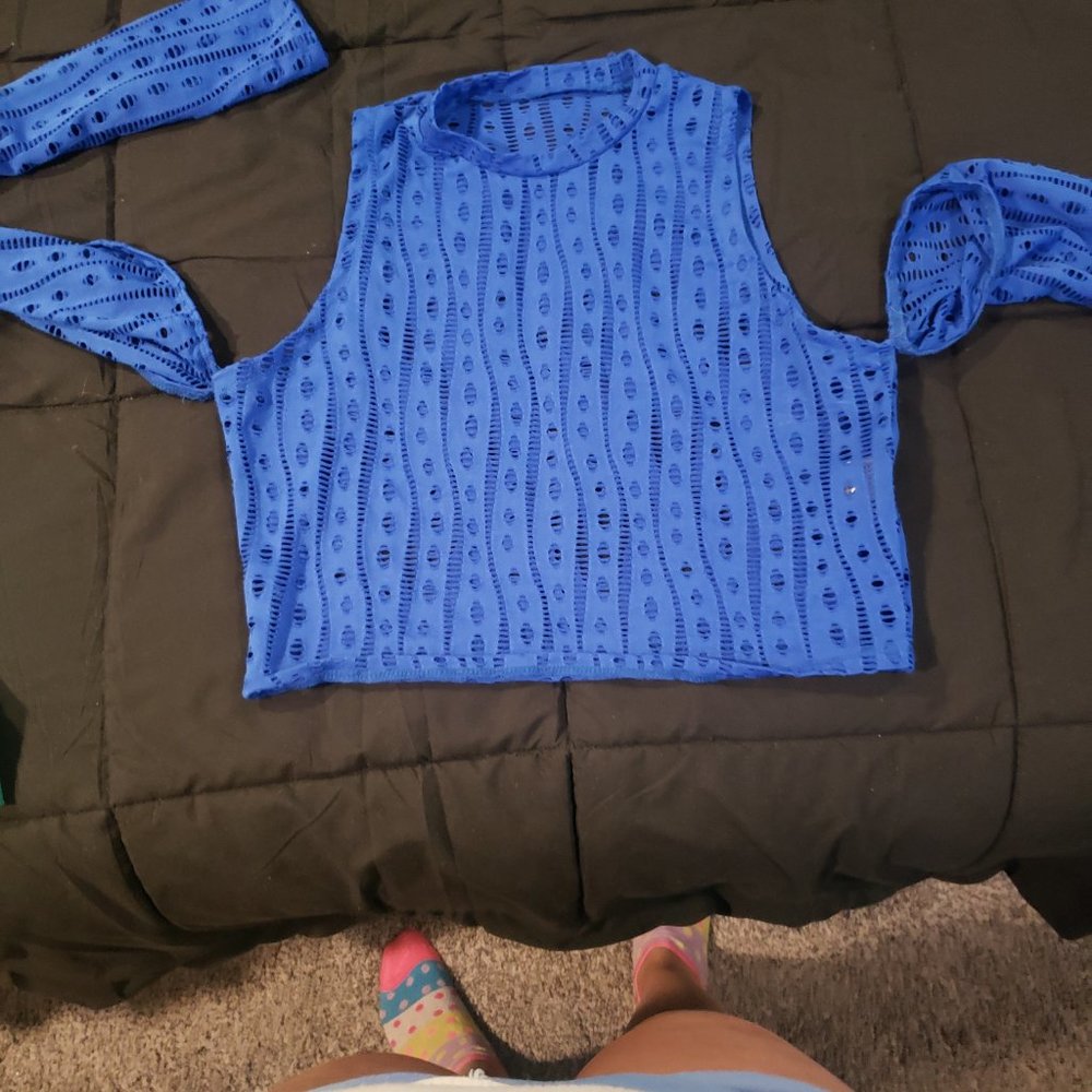 Blue crop top with sleeves